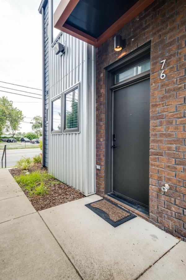 Modern Townhome, W/ Downtown Views, Rooftop Deck Only 6min To Broadway Holiday home