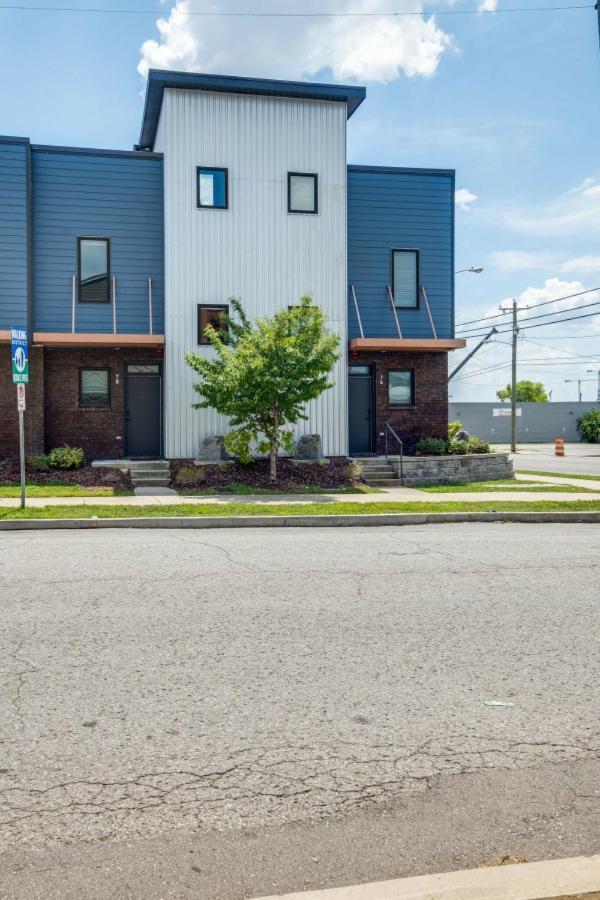 Holiday home Modern Townhome, W/ Downtown Views, Rooftop Deck Only 6min To Broadway *
