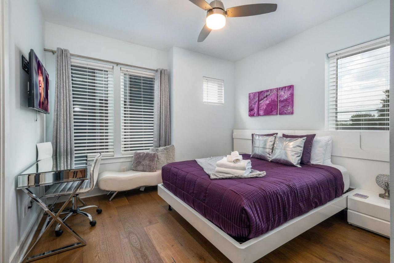 Modern Townhome, W/ Downtown Views, Rooftop Deck Only 6min To Broadway Holiday home *