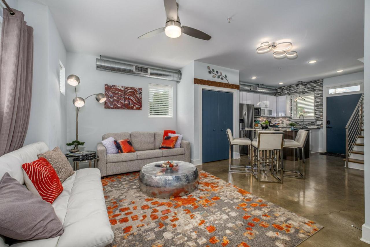 Modern Townhome, W/ Downtown Views, Rooftop Deck Only 6min To Broadway Nashville